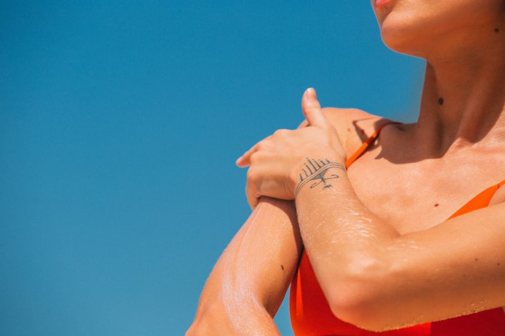 Is Zinc Oxide Sunscreen Safe for Your Skin: Pros and Cons